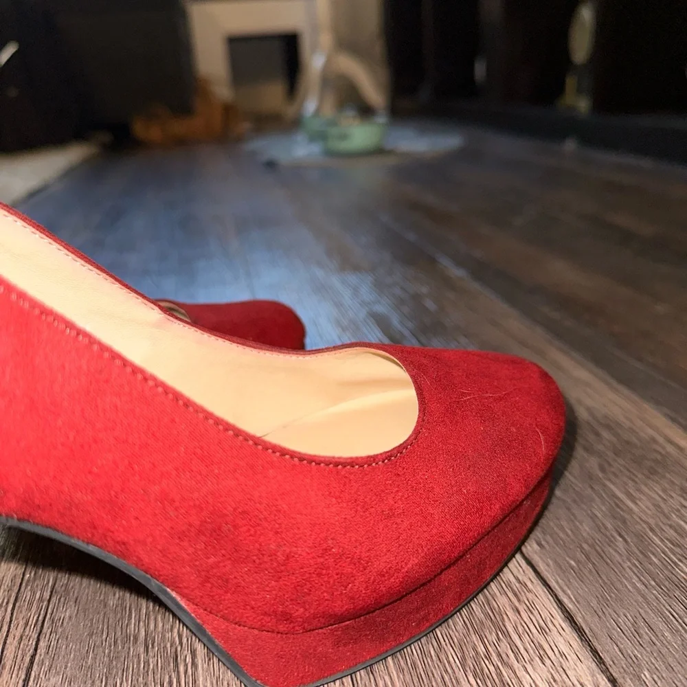 Chinese Laundry Red Suede Platform Pumps size 10